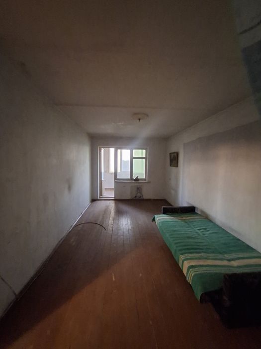 Срочно продаётся 4х комнатная квартира в центре города Багишамал!!!