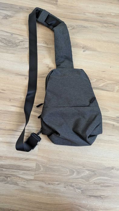 Чантичка за път с диагонална презрамка