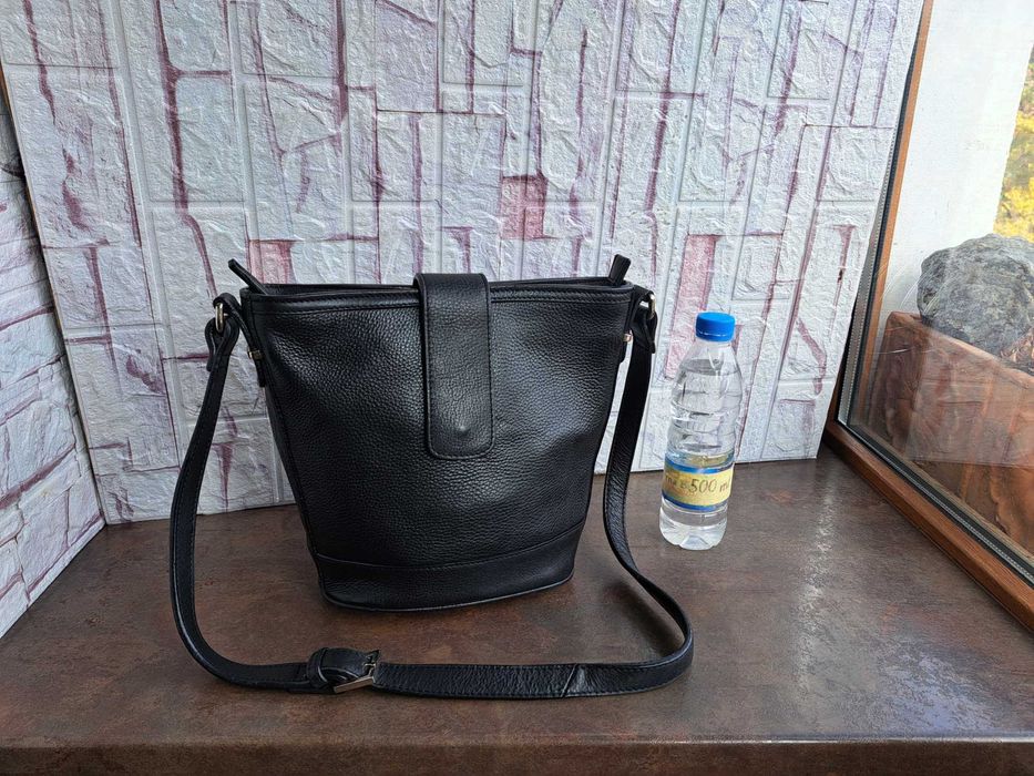 дамска мъжка чанта,черна кожена чантичка-естествена кожа