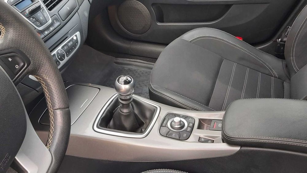 Renault Laguna 2.0 Diesel 150 CP