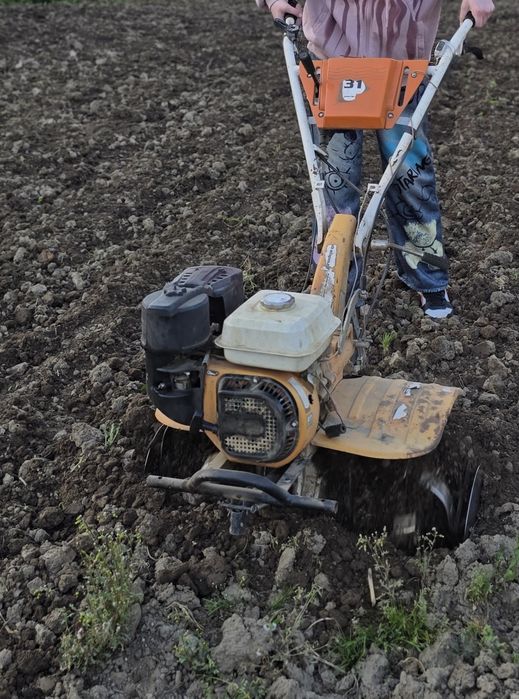 Vând motocultor ruris