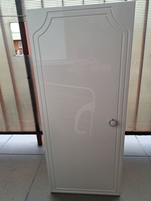 Chiuveta baie și 2 corpuri suspendate