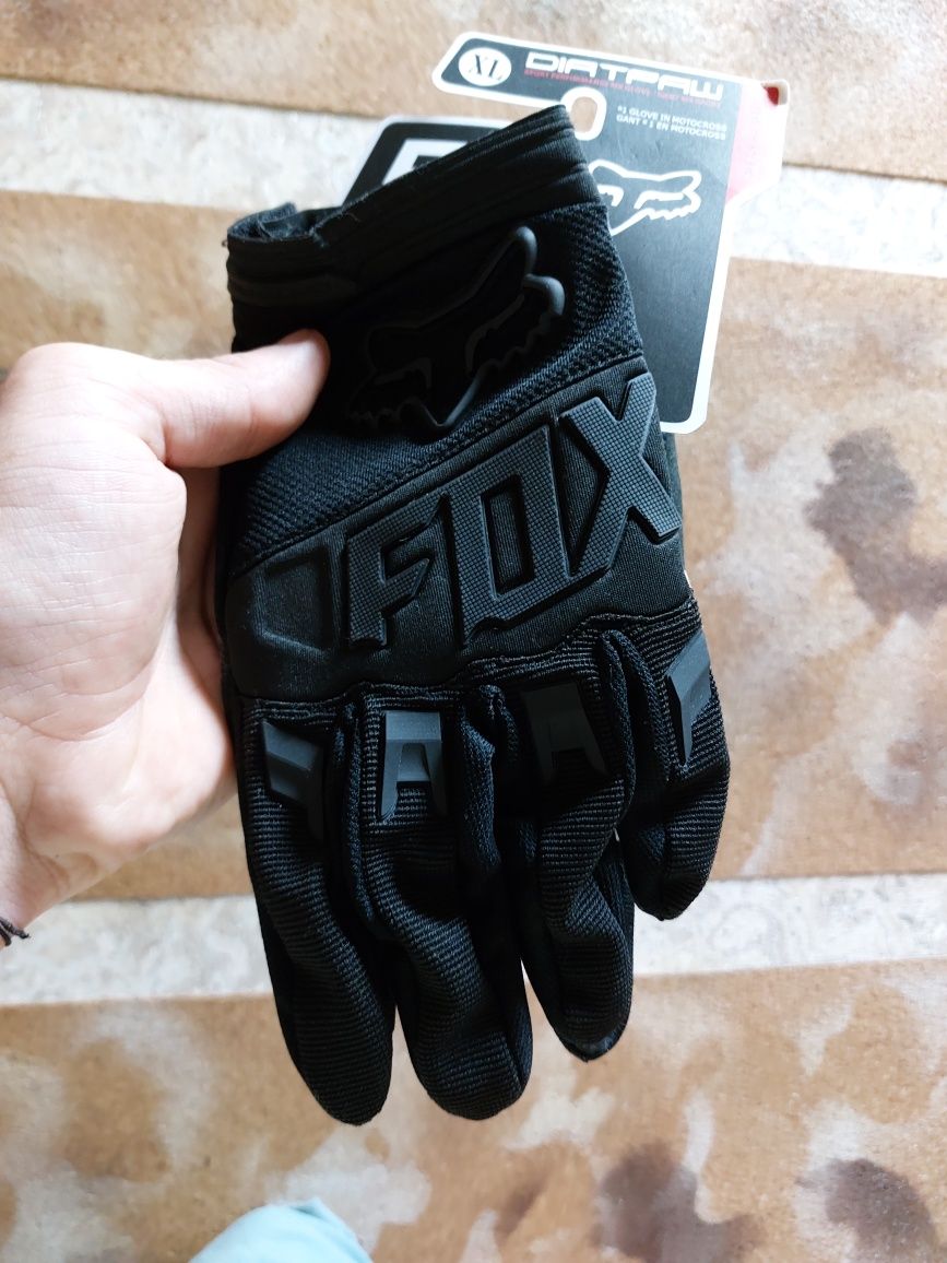 Перчатки Fox велосипедные. Размер XL. Очень удобные.