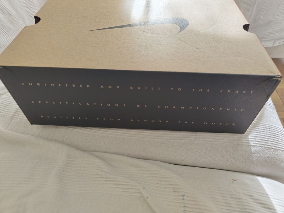 Маратонки Nike W Air Max SNDR
Burgundy Crush/ Baltic Blue-Baroque Brow