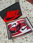 Jordan 1 Chicago marimea 42