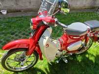Vind Honda 125 Super Cub  numai 2000 km.