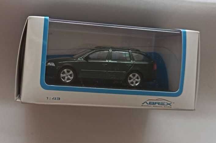 Macheta Skoda Octavia 2 Break (verde inchis) - Abrex 1/43