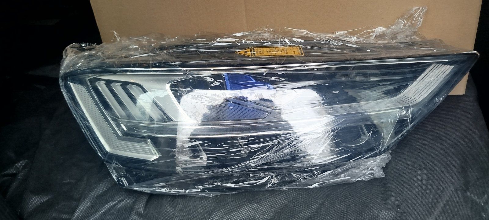 Десен фар LED Matrix за Audi A8,S8 B5