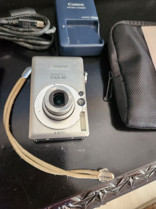 Cameră foto video CANON Ixus 40,perfect funcțională.
