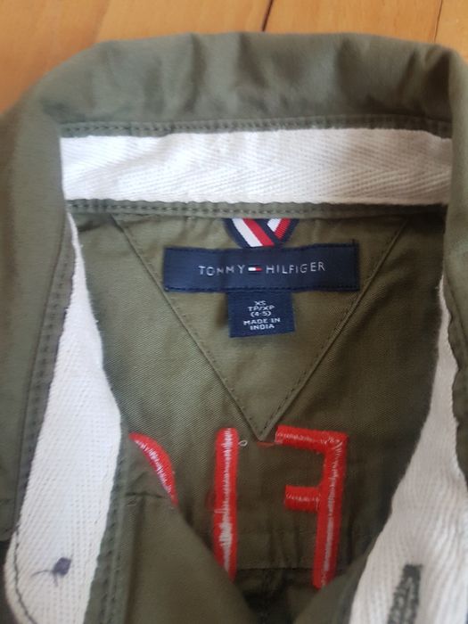 Риза на марка Tommi Hilfiger,