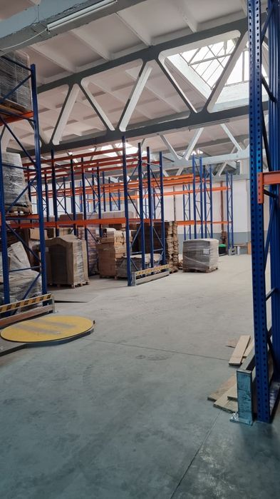 Rafturi metalice industriale pentru hale/depozite