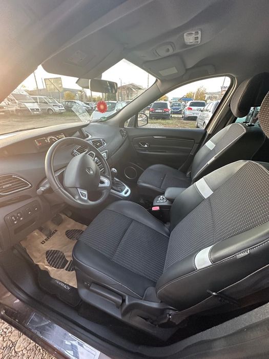 Renault scenic 2012