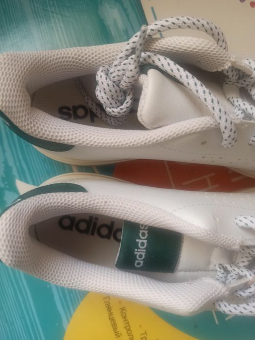 Кроссовки оригинал новые Adidas