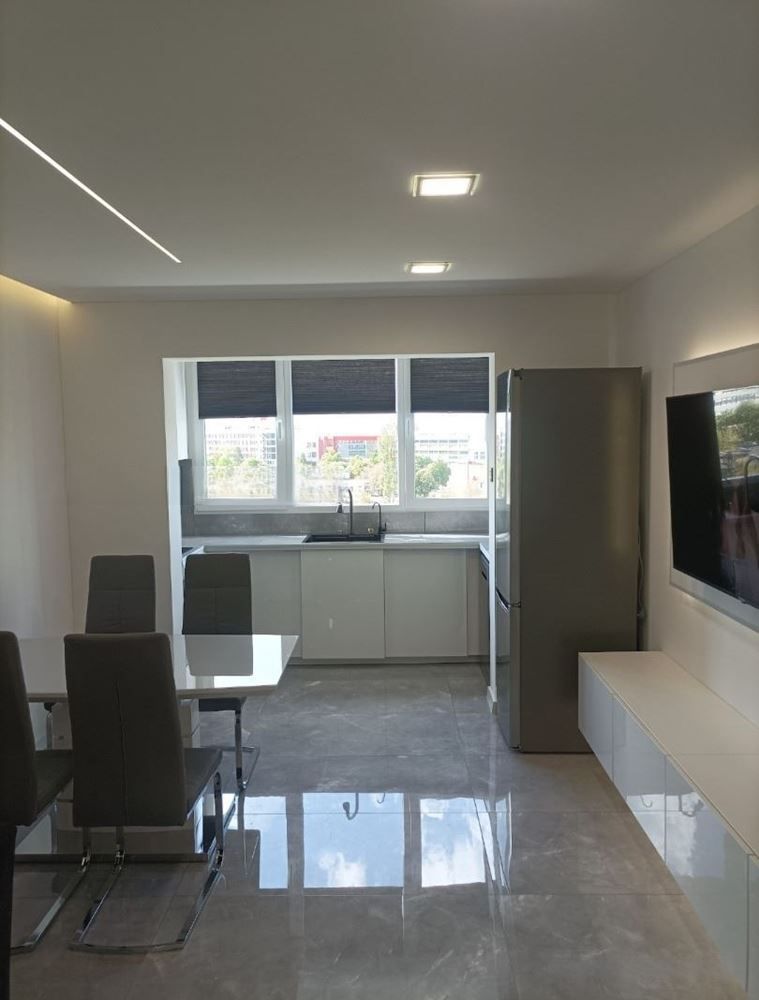 Продава се Двустаен апартамент в София, Фондови жилища - 44 кв.м за 3296 €/кв.м - Снимка #2