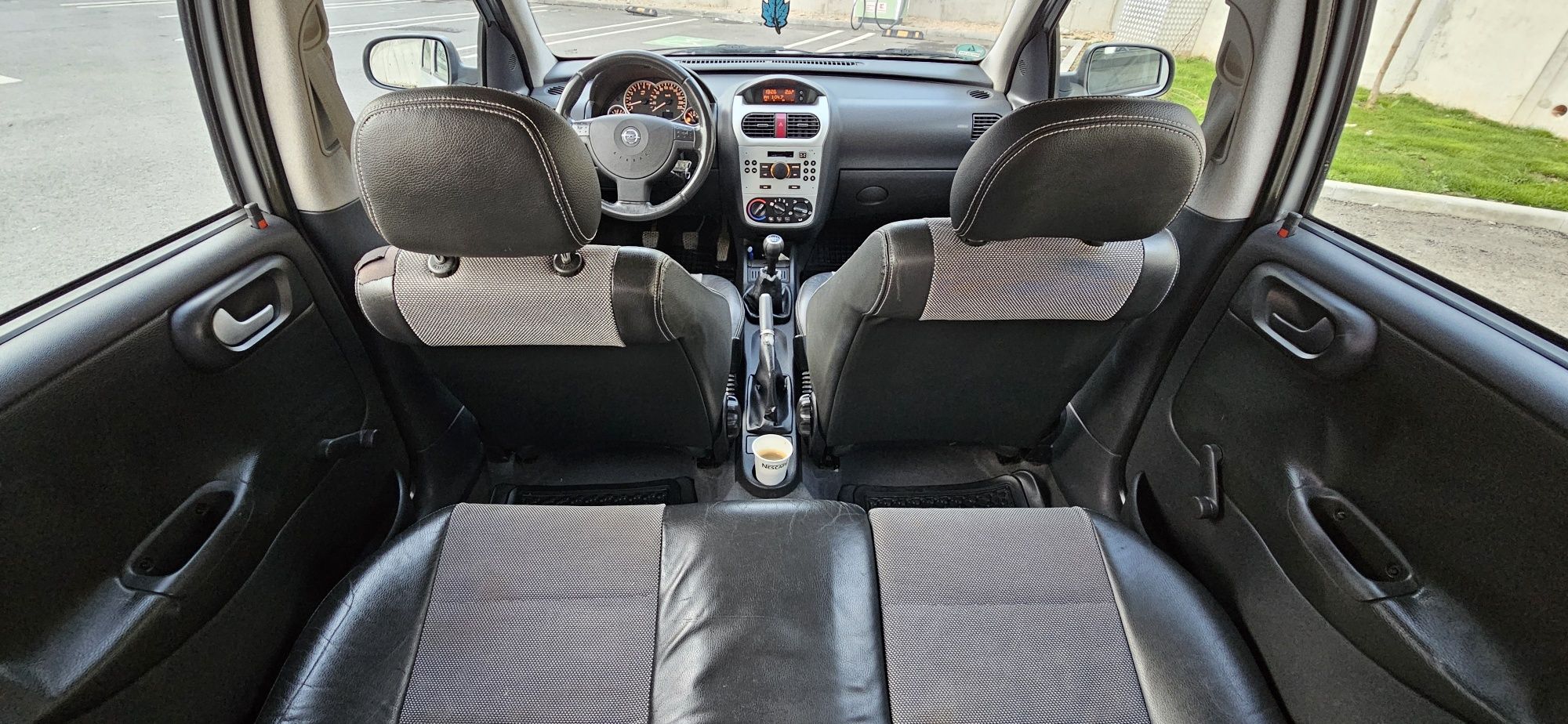 Opel Corsa 1.2 twinport 2005 far led, semi piele, sau Volkswagen Polo