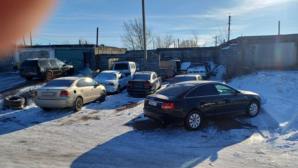 Продам недостроенный бокс.