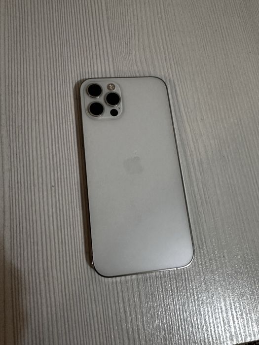 Продам Айфон 12про, в нормальном состоянии