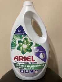 Detergent Lichid Ariel