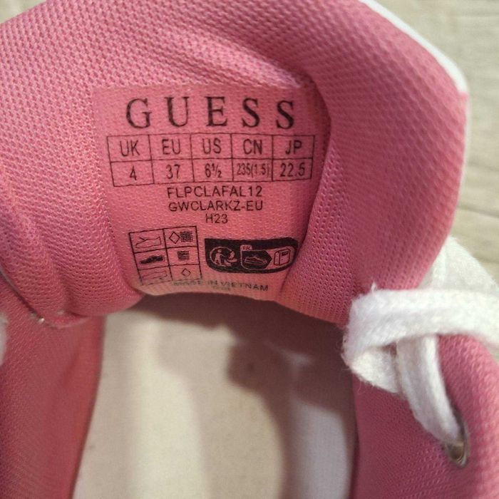 Спортни обувки Nike и Guess /90лв Nike и 80лв Guess/