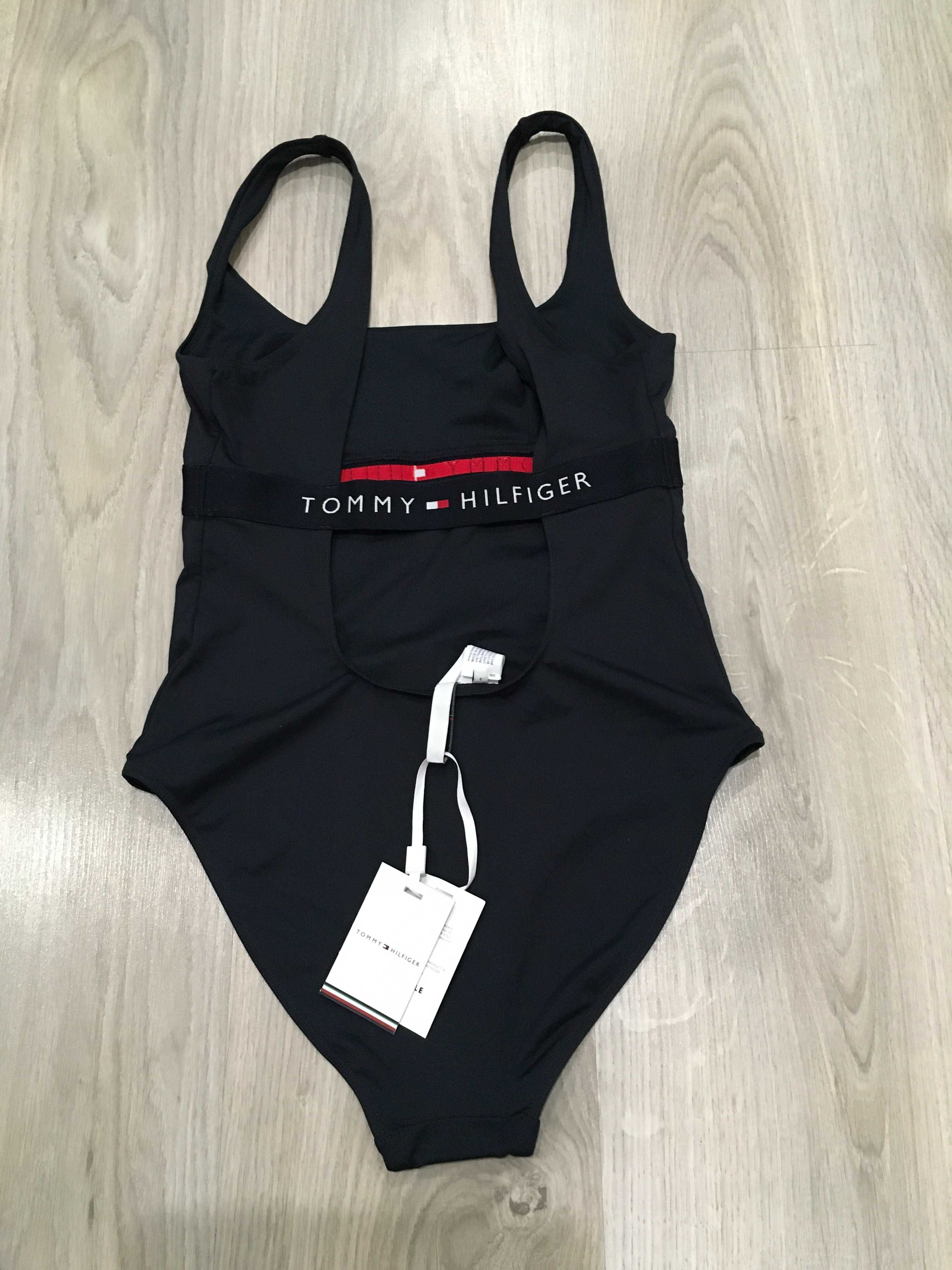 Tommy Hilfiger цял бански S