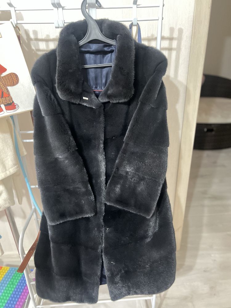Продам норковую шубу.