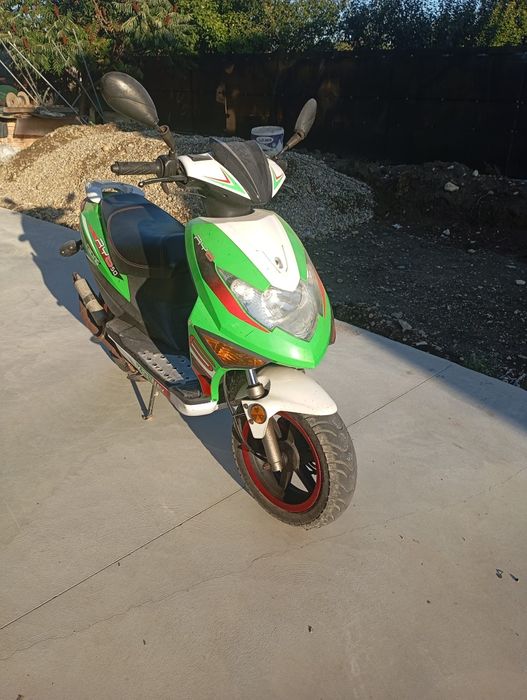 Scuter motor  2t 49cm