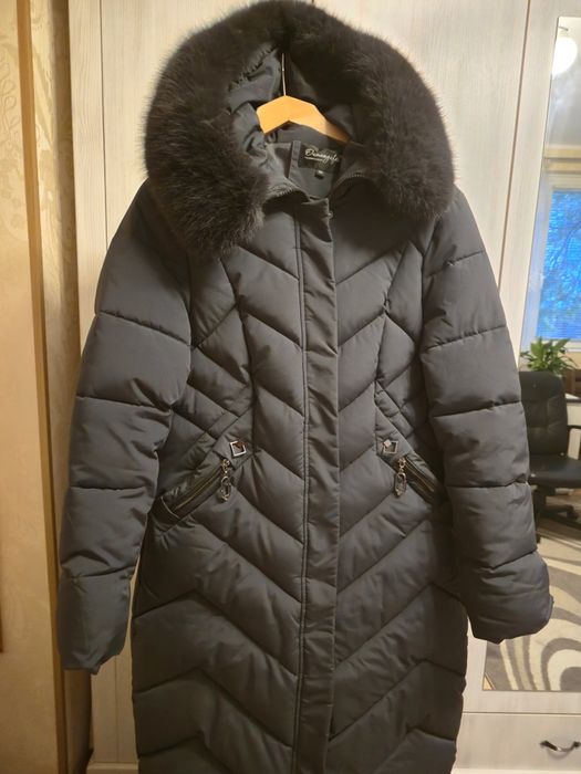 Дамско зимно яке с пухкава яка