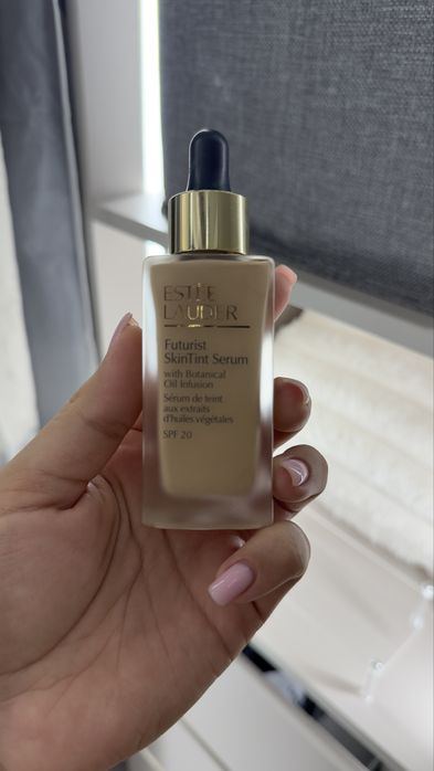 Estee Lauder Futurist Skintint SPF20 тональная сыворотка