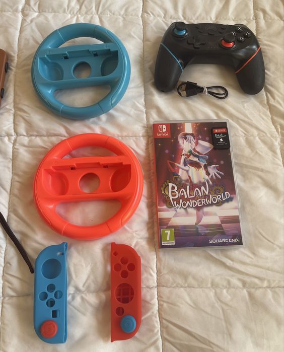 Nintendo Switch Pikachu & Evee Edition голям комплект