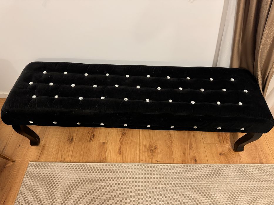 Banca din catifea