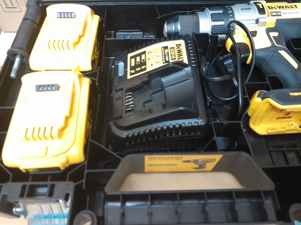 Продам ударную дрель-шуруповерт De Walt 18V XR Li-Ion