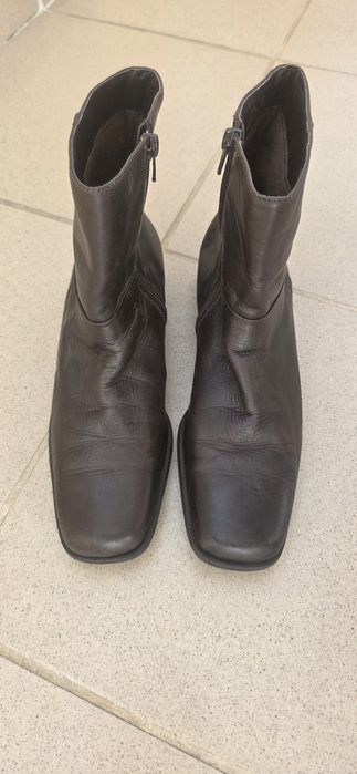 Продавам Дамски Боти.