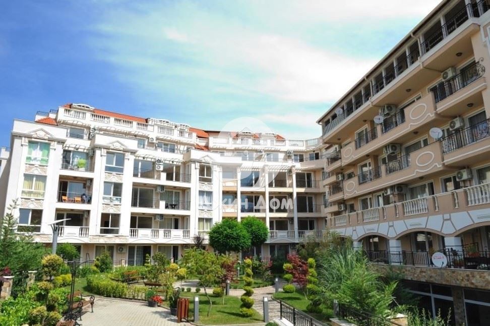 Продава се Едностаен апартамент в Несебър - 35 кв.м за 802 €/кв.м - Снимка #8