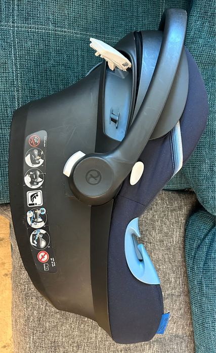 Scoica Cybex Atom M i-size si adaptoare pentru carucior