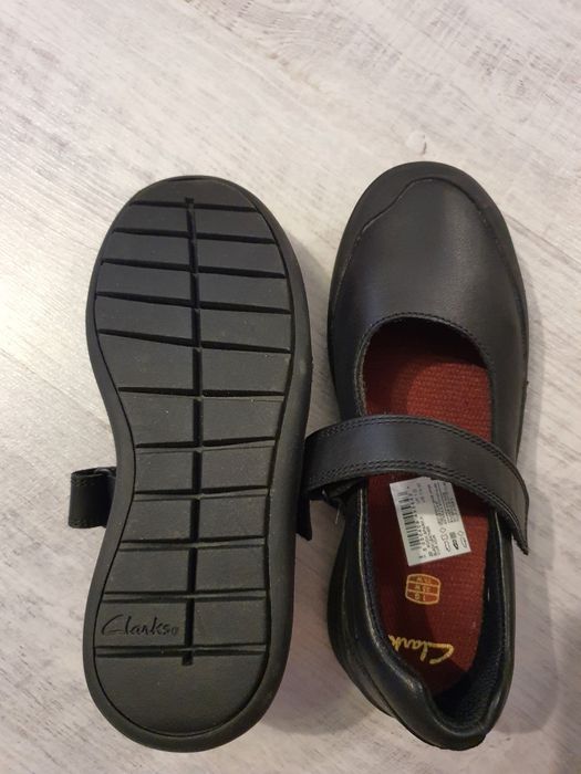 Pantofi Noi de scoala Clarks masura 33, 18 cm interior