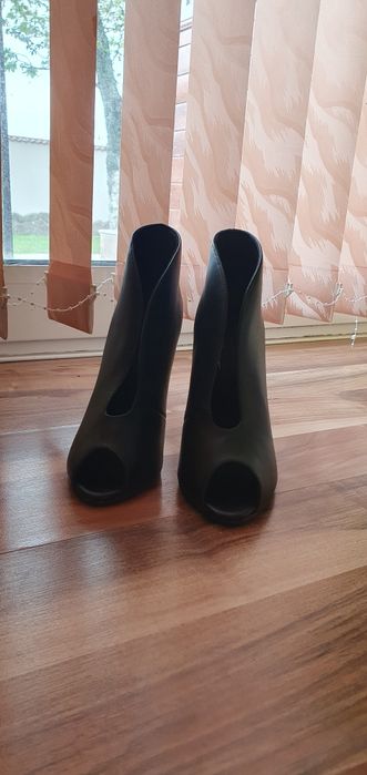 Летни боти на тънък ток