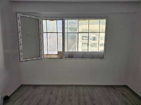 Продава се Двустаен апартамент в Карлово - 67 кв.м за 571 €/кв.м - Снимка #3