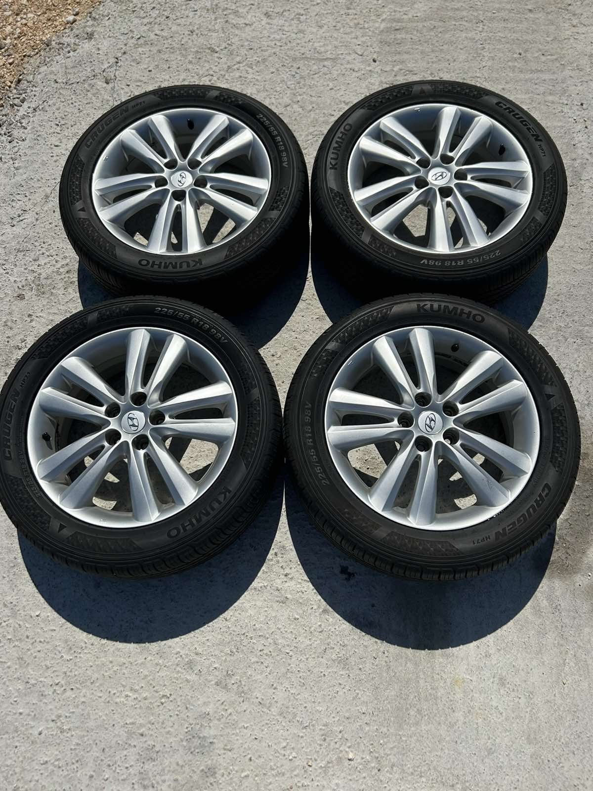 4бр. Джанти със гуми . За Hyundai ix35 / 99% нови дот 2024
