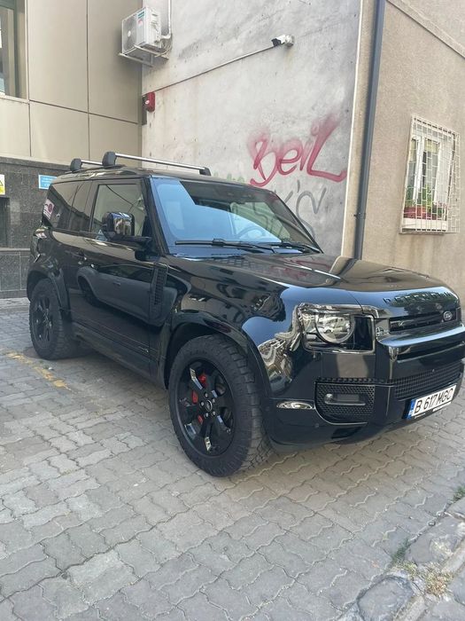 Land Rover Defender Masina cumpărată de noua, unic proprietar stare impecabila.