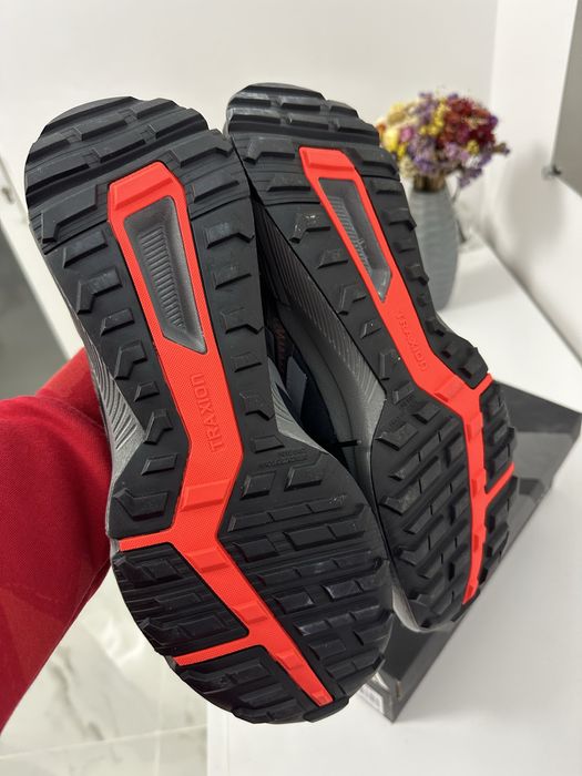 Adidasi Drumetie Terrex RainRdy 44.5 ( adidasi drumetie , alergare )