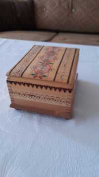 Табакера -дървена
