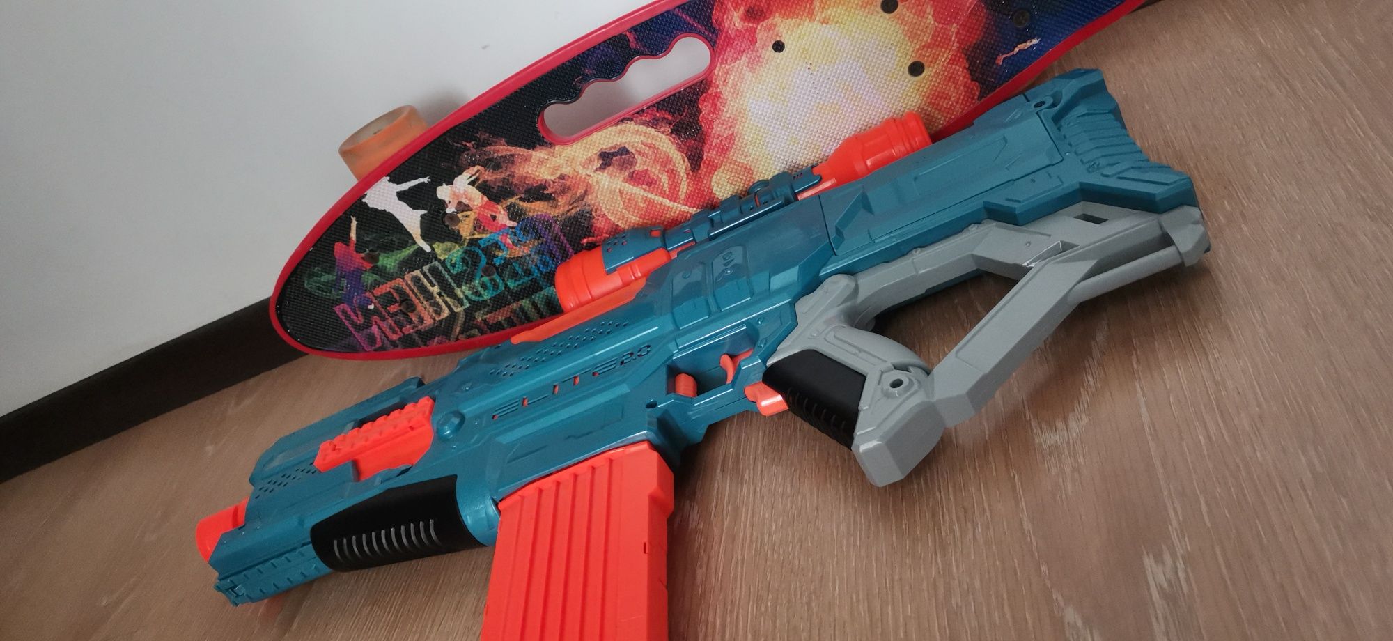 Оружие  Nerf Elte 2.0 версия использованые с прицелом на любое