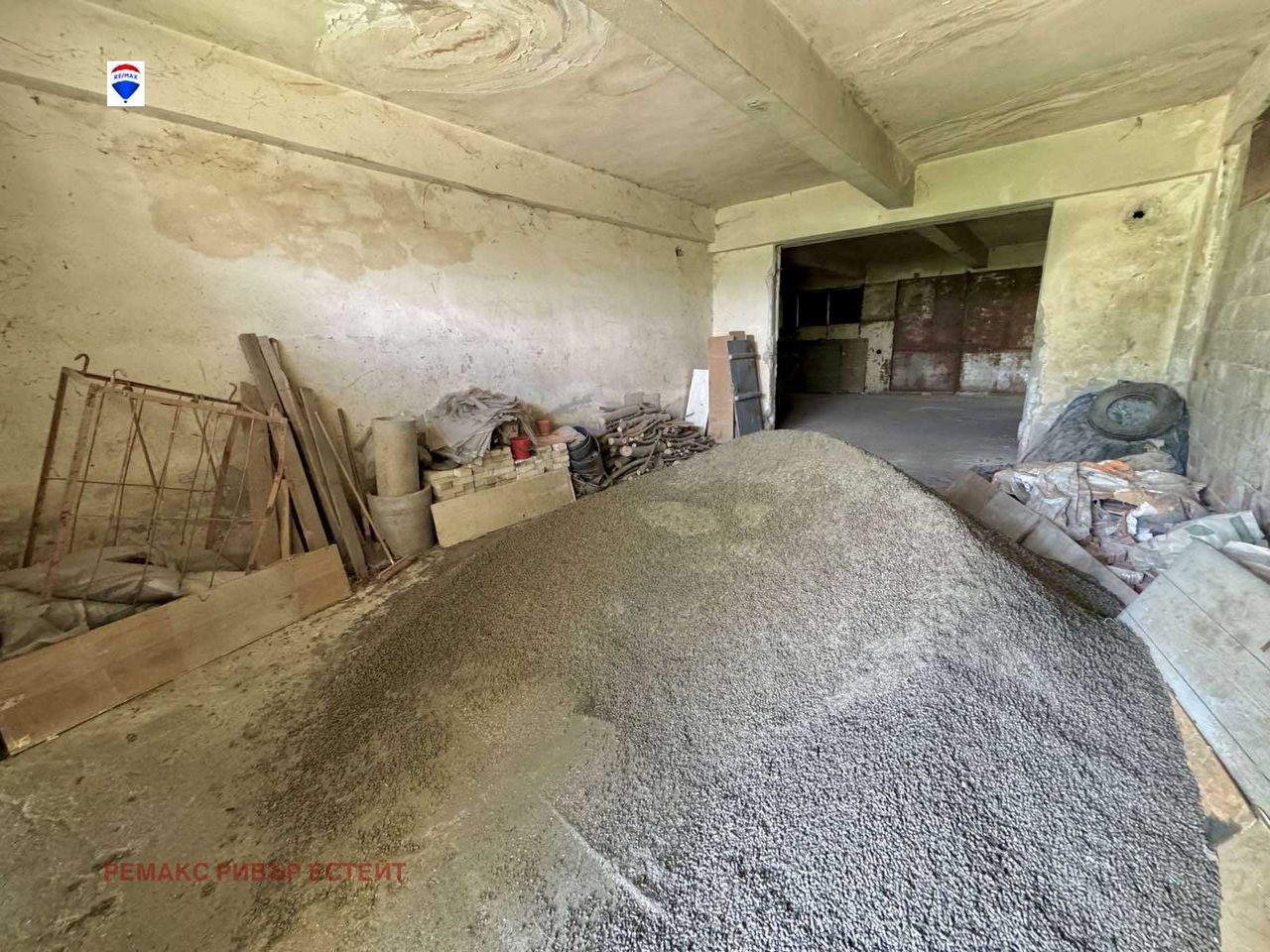 Продава се Промишлена сграда в с. Пиргово, Област Русе - 1424 кв.м за 245 €/кв.м - Снимка #14