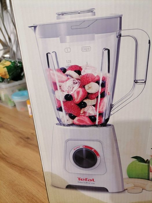 Продавам Блендер Тефал