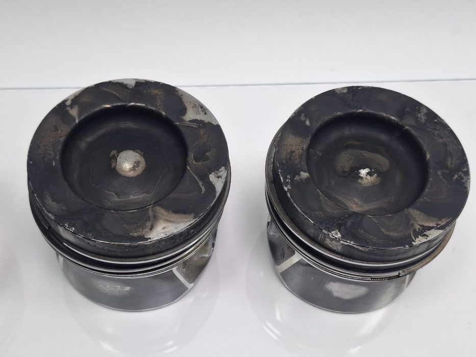 Pistoane SKODA OCTAVIA III 5E3, NL3, NR3 2012 - > 1.6 TDI DDYA 04L107065D