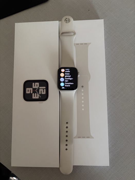 Apple Watch SE (2024), GPS, M/L, 40mm, Starlight
