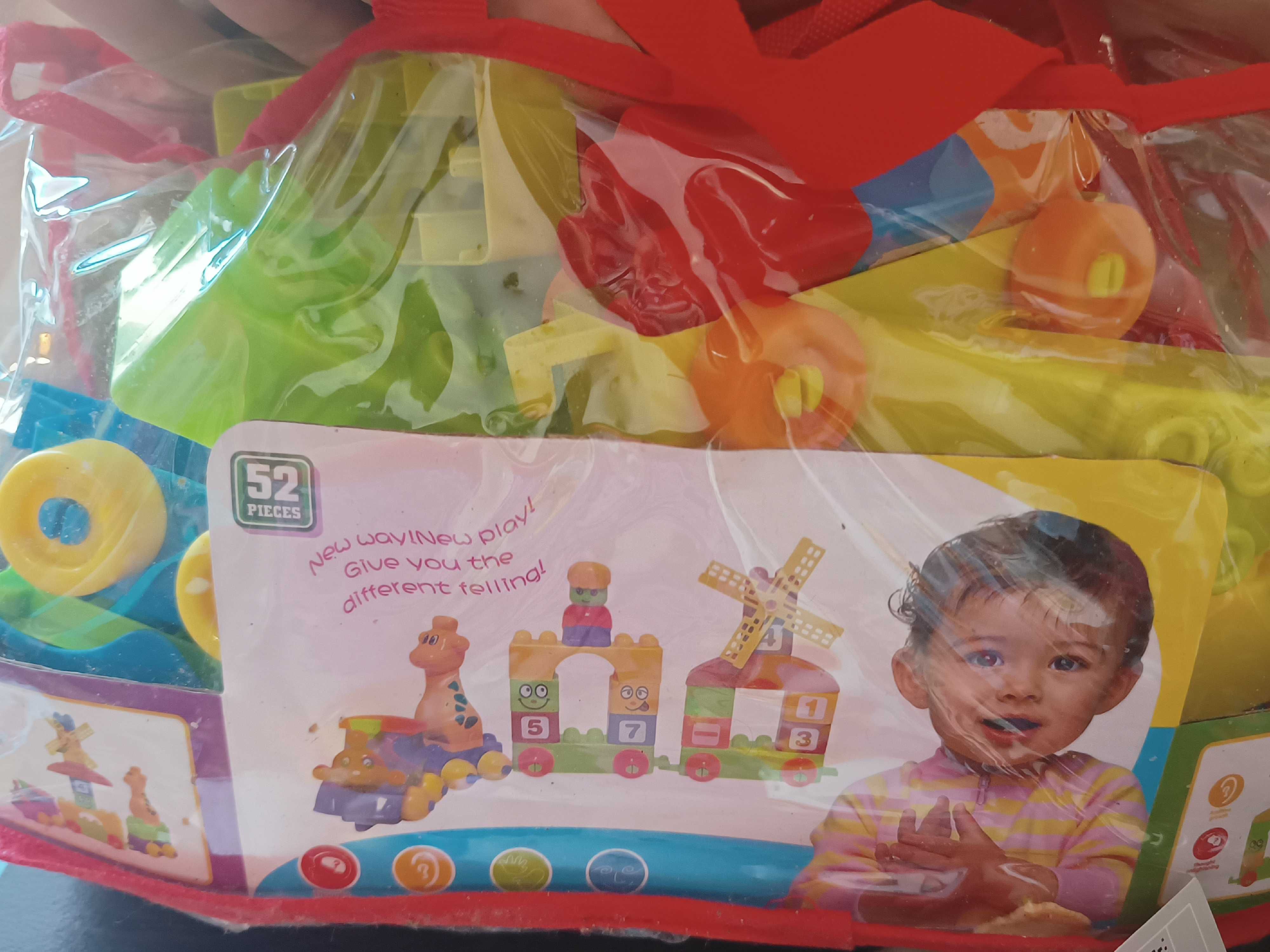 Интерактивен куб за бебе и други играчки