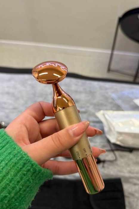 Масажор за лице вибриращ козметичен уред за масаж на лице