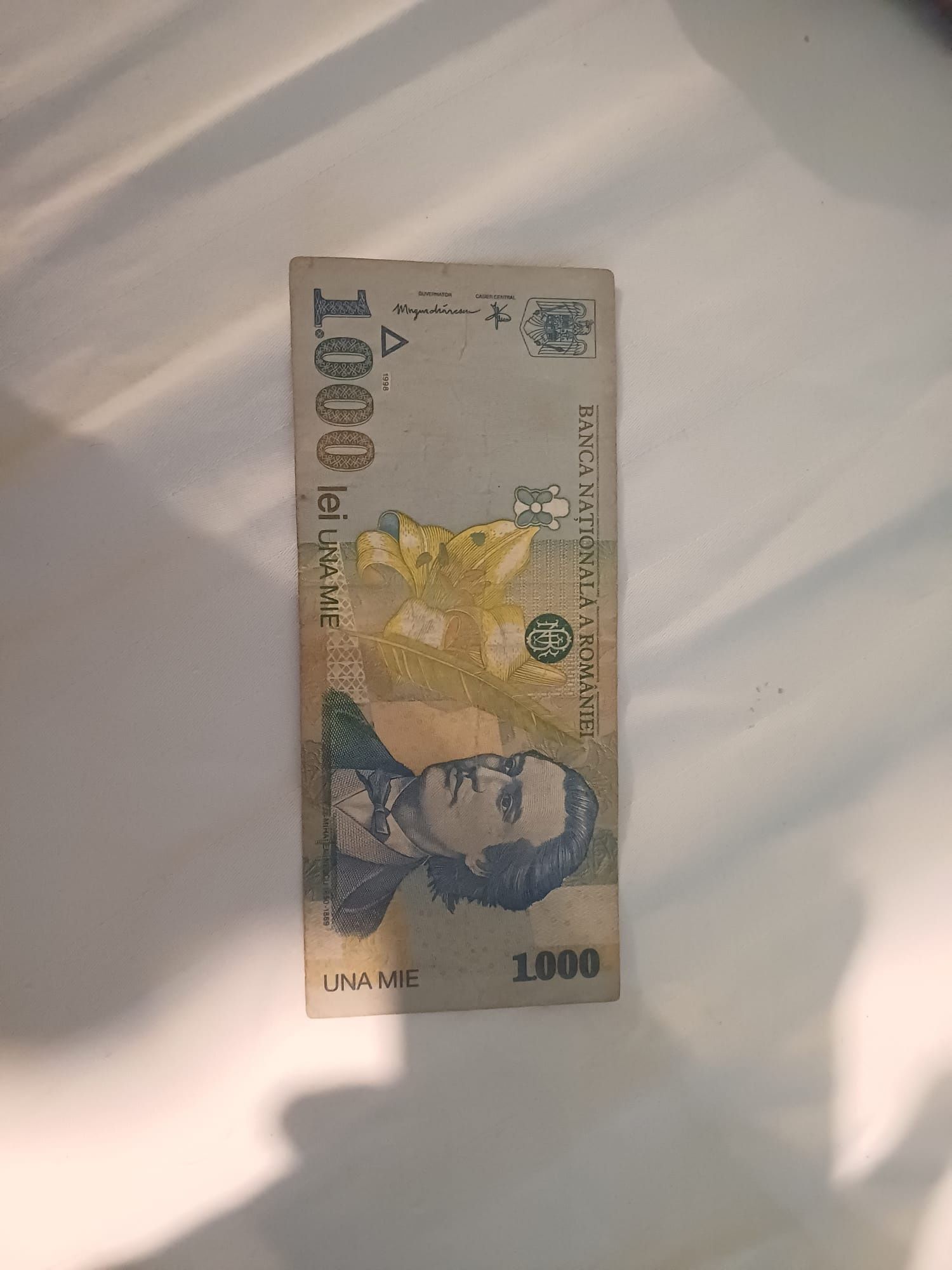 Vând bacnote 1.000 lai anula 1998