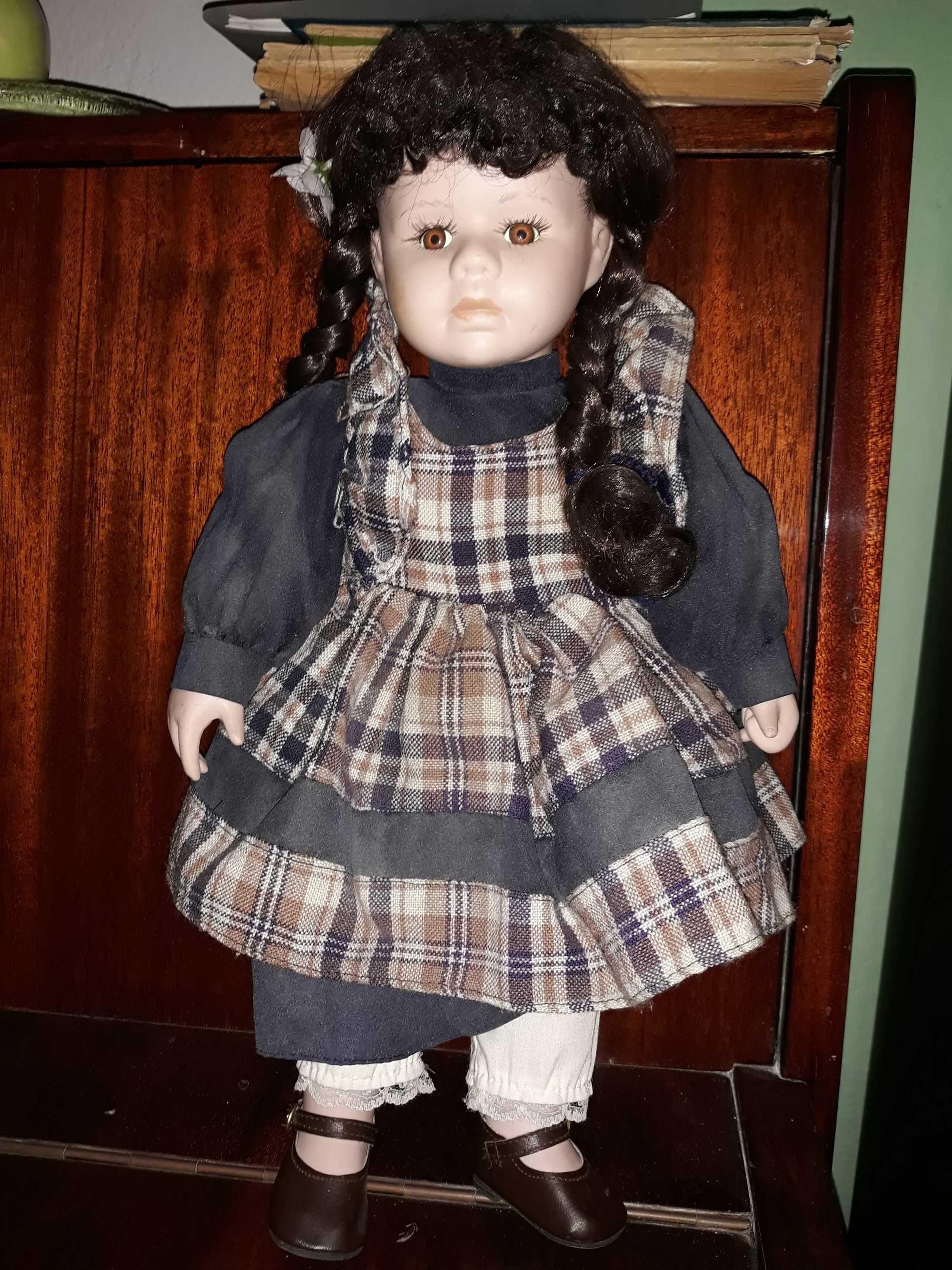 Продавам порцеланови Кукли